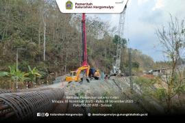 PENGASPALAN RUAS JALAN HARGOMULYO - WATUGAJAH DIMULAI, LALU LINTAS DITUTUP SELAMA JAM OPERASIONAL